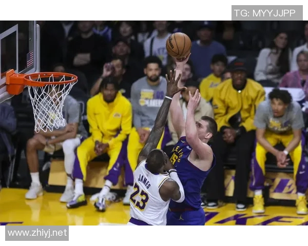 詹姆斯里程碑之夜30+8浓眉18+19 湖人主场复仇老鹰