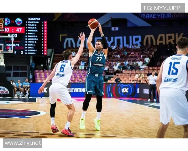 东契奇单独带队时,湖人百回合净胜18.4分,老詹单核则只有-0.4 东契奇单独带队时,湖人百回合净胜18.4分,老詹单核则只有-0.4