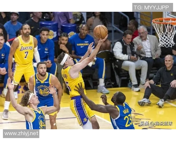 东契奇空砍43+12+8库里23分 勇士揭幕战力克湖人 东契奇空砍43+12+8库里23分 勇士揭幕战力克湖人