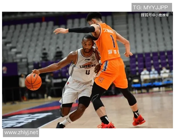 曝上海签约白边与洛夫顿+弗格搭档 却因CBA特殊规定无法组豪阵 曝上海签约白边与洛夫顿+弗格搭档 却因CBA特殊规定无法组豪阵